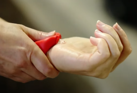 Handsan Wrist El término es: Soporte para Gel Antibacterial de Mano.